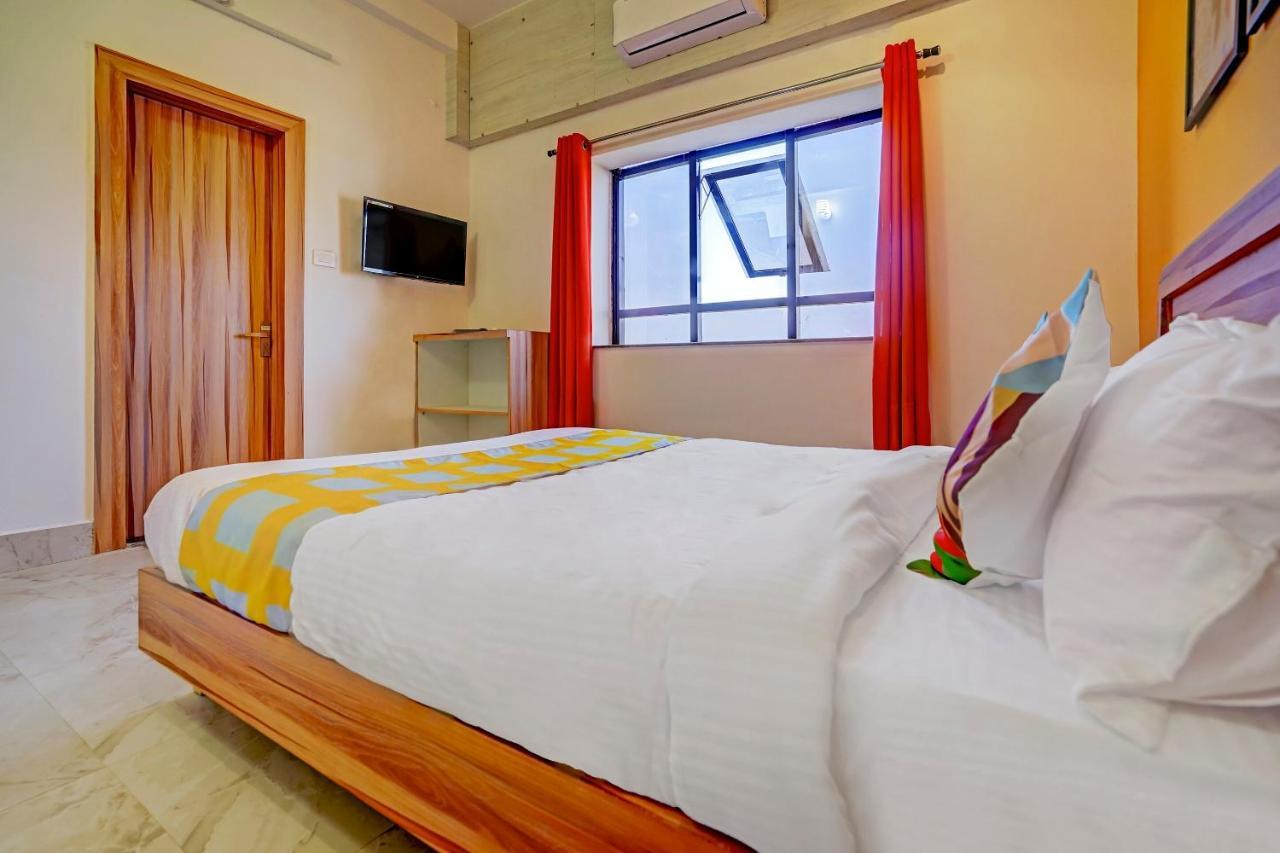 Oyo 79233 Hotel Hive Stays Kochi Exteriör bild